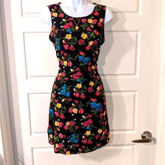 Notations Vintage Florals Sleeveless Dress - Picture 1 of 3